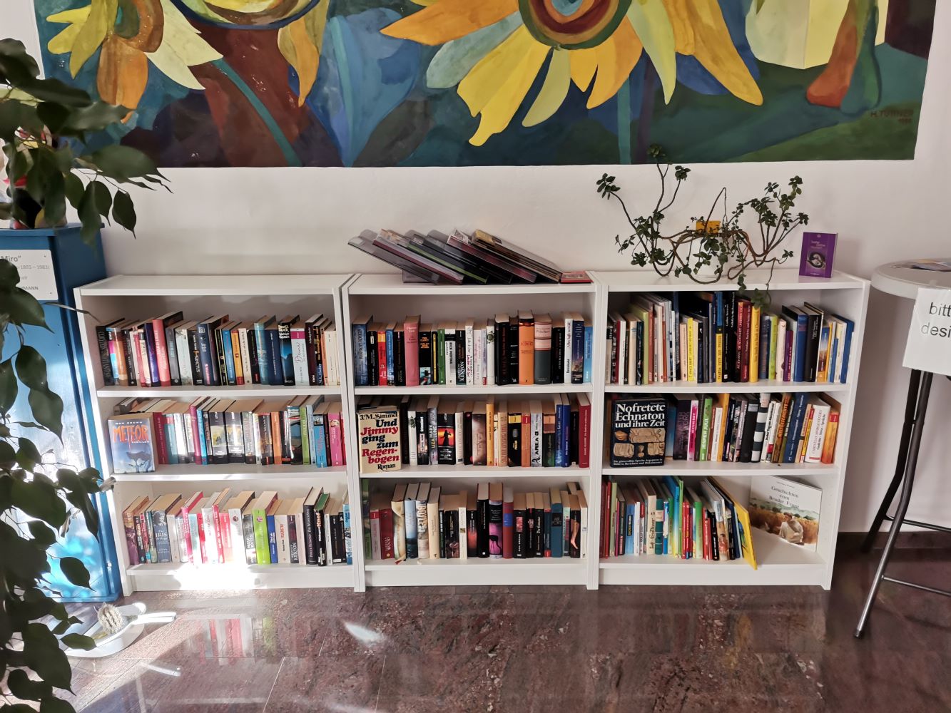 blickinsgruene.at - ludersdorf - offenes buecherregal